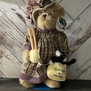 The Bearington collectible series knitter and pearl